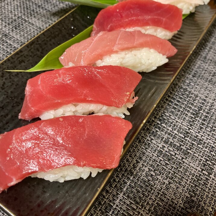 まぐろの握り寿司 レシピ 作り方 By コロン S Kitchen 楽天レシピ まぐろの握り寿司 レシピ 作り方 By コロン S Kitchen 楽天レシピ